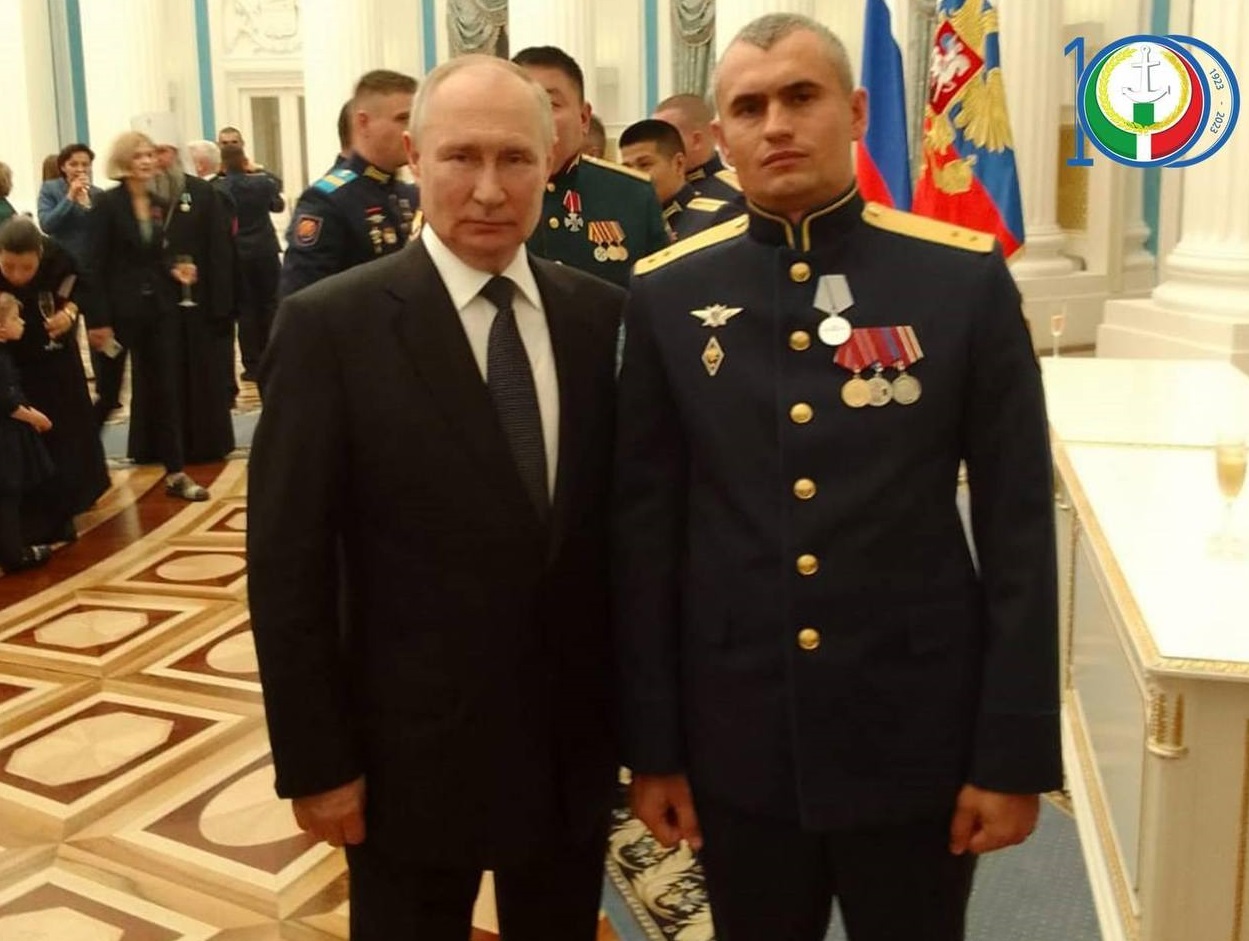 Владимир Путин вручил государственную награду нашему земляку Денису Хайло