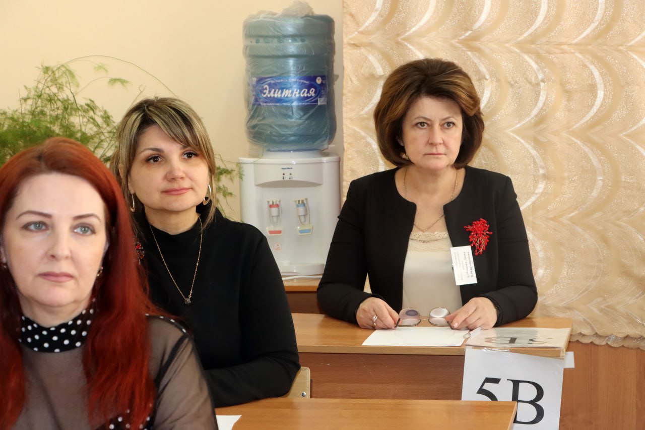 Матвеево-Курганский район: «ЕГЭ для родителей написали 34 человека»       