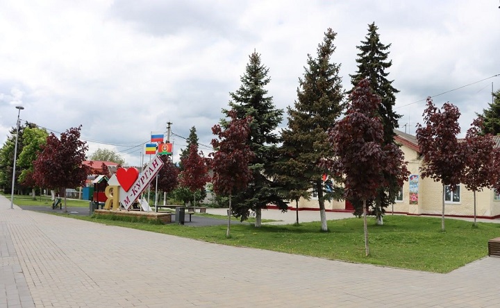 Три новые детские площадки появятся в Матвеево-Курганском поселении в 2024 году