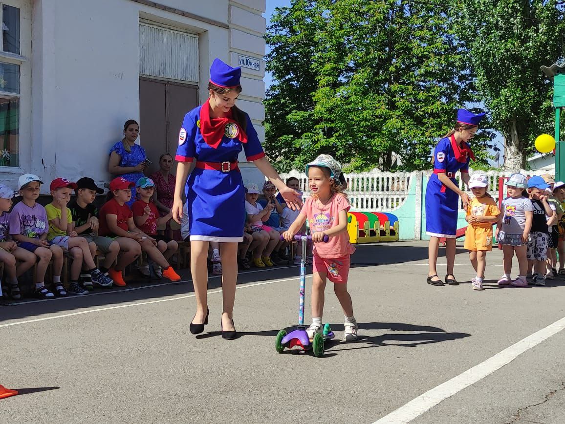 Специалисты рассказали детям Матвеево-Курганского района, как проводить лето безопасно