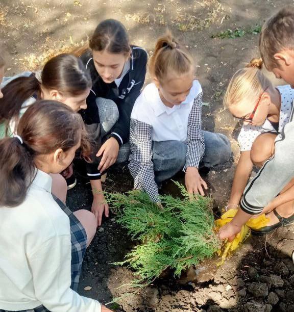 В селе Новоандриановка состоялась акция древонасаждения