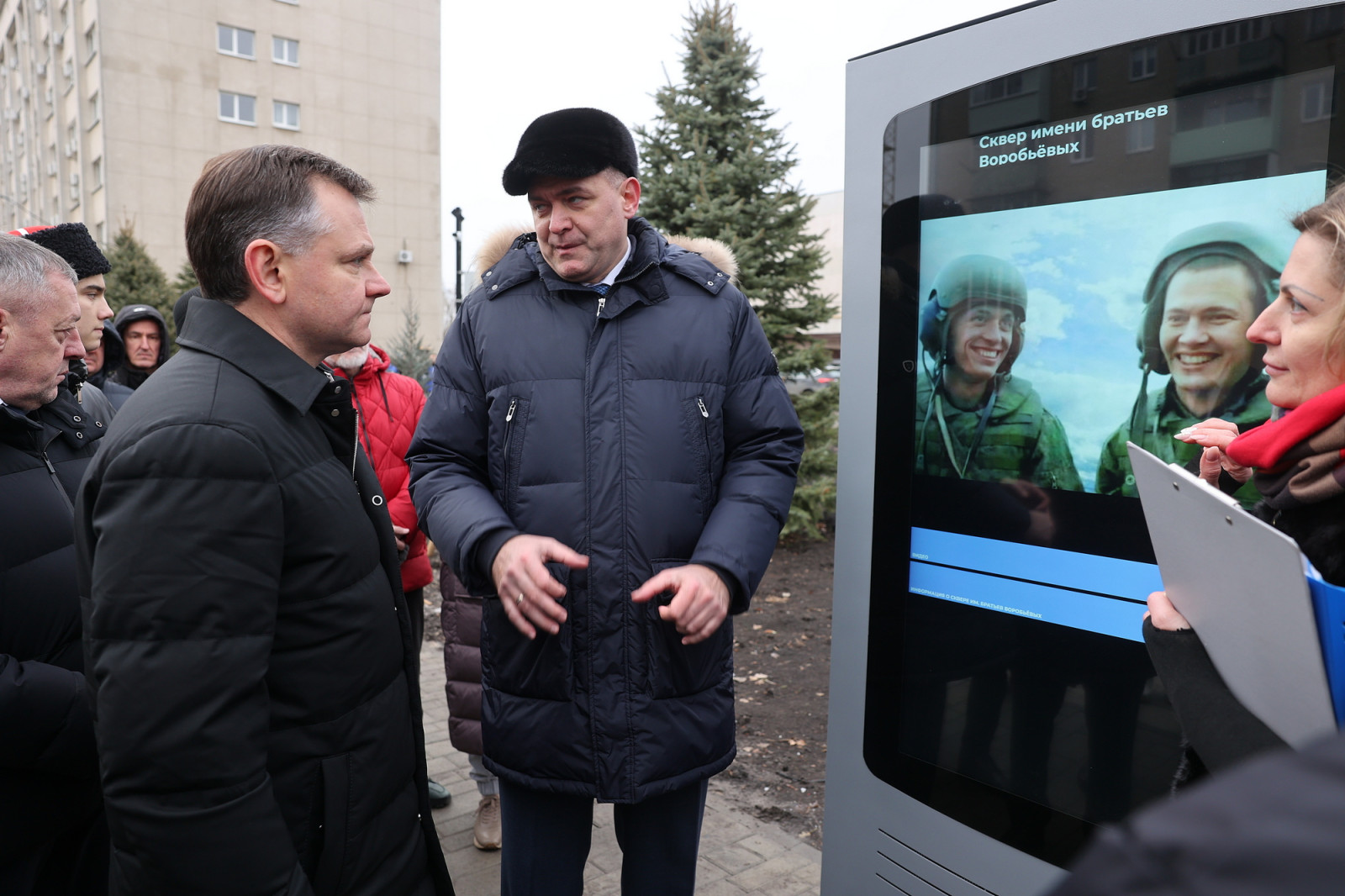 Врио губернатора открыл сквер и памятник в честь героев СВО в Новочеркасске