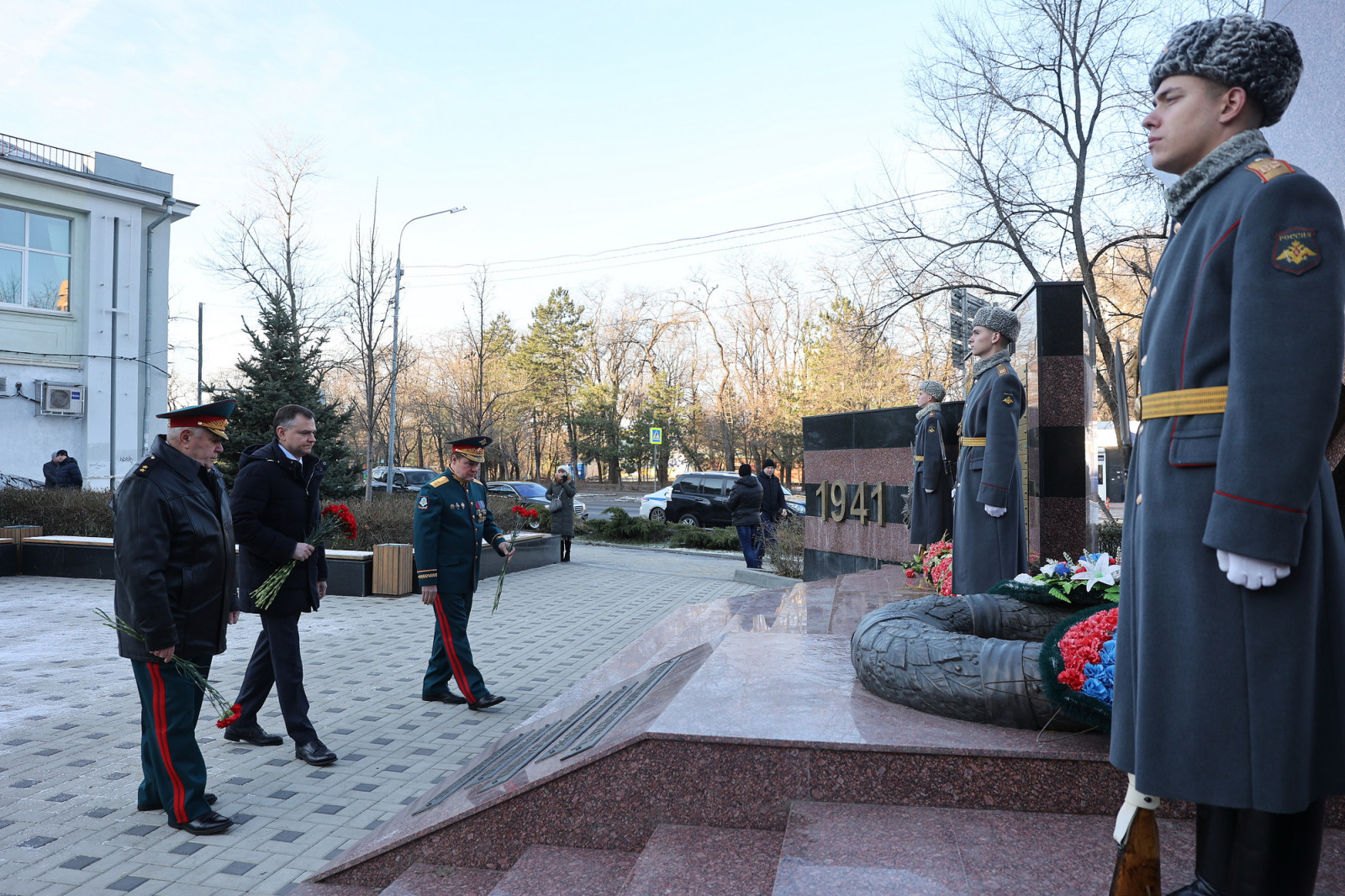 Врио губернатора Ростовской области Юрий Слюсарь почтил память военных контрразведчиков